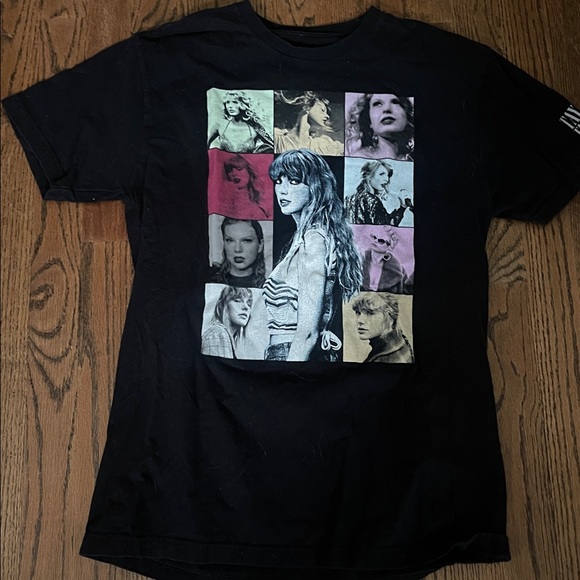Taylor Swift Black Era Tour T-Shirt sz medium - Picture 1 of 4